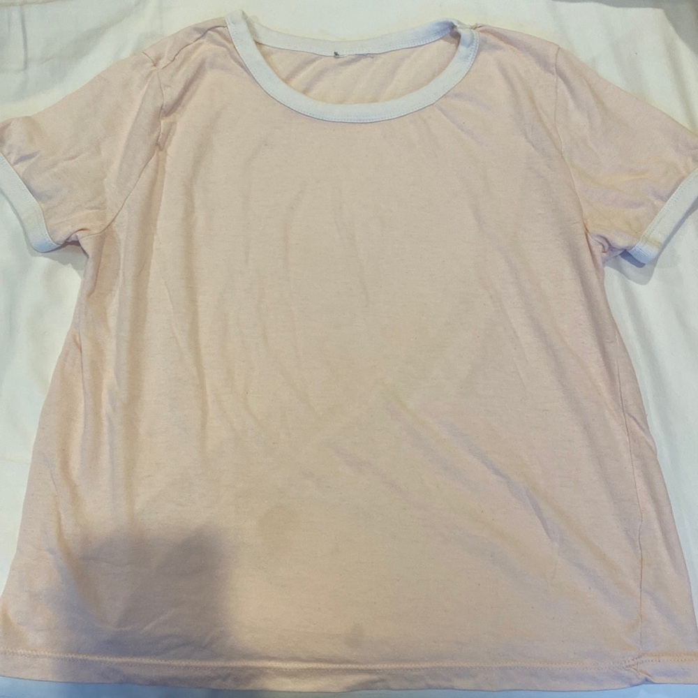 Light pink T-shirt! Good condition